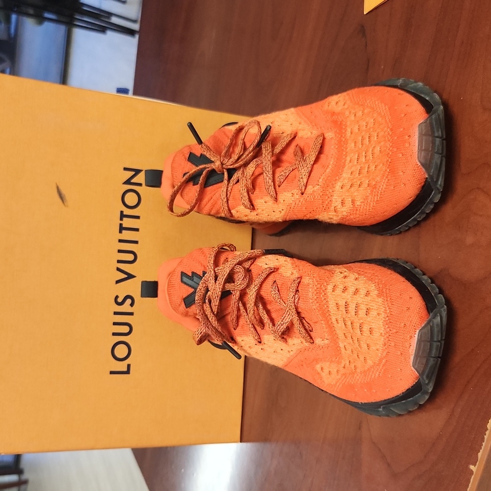 man tennis shoes